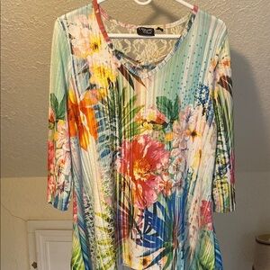 Onque Casual women’s size large tunic
